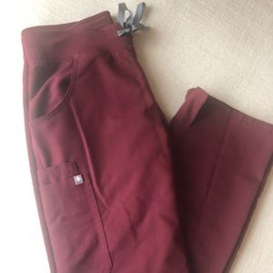 Figs burgundy Kade cargo scrub pants S
